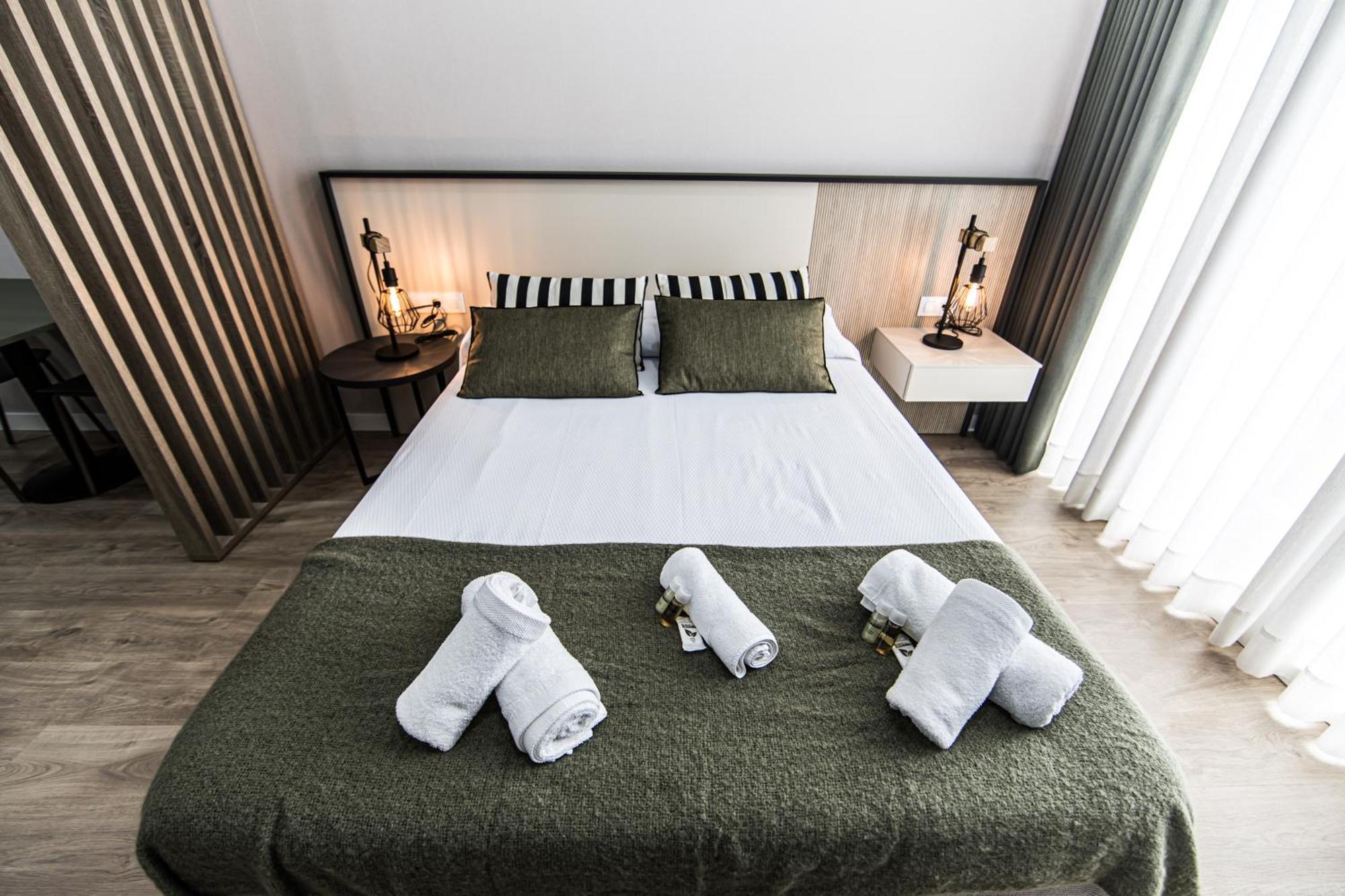 Apartamentos Luxury En San Juan 巴达霍斯 外观 照片