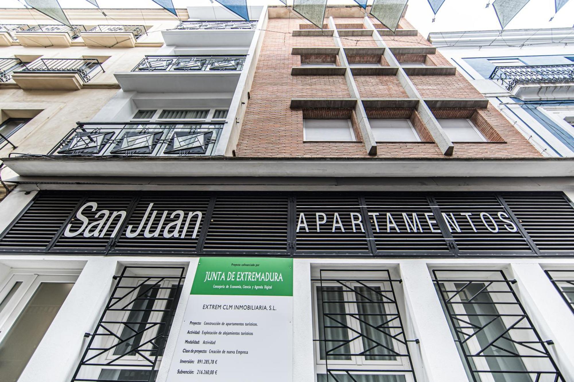 Apartamentos Luxury En San Juan 巴达霍斯 外观 照片