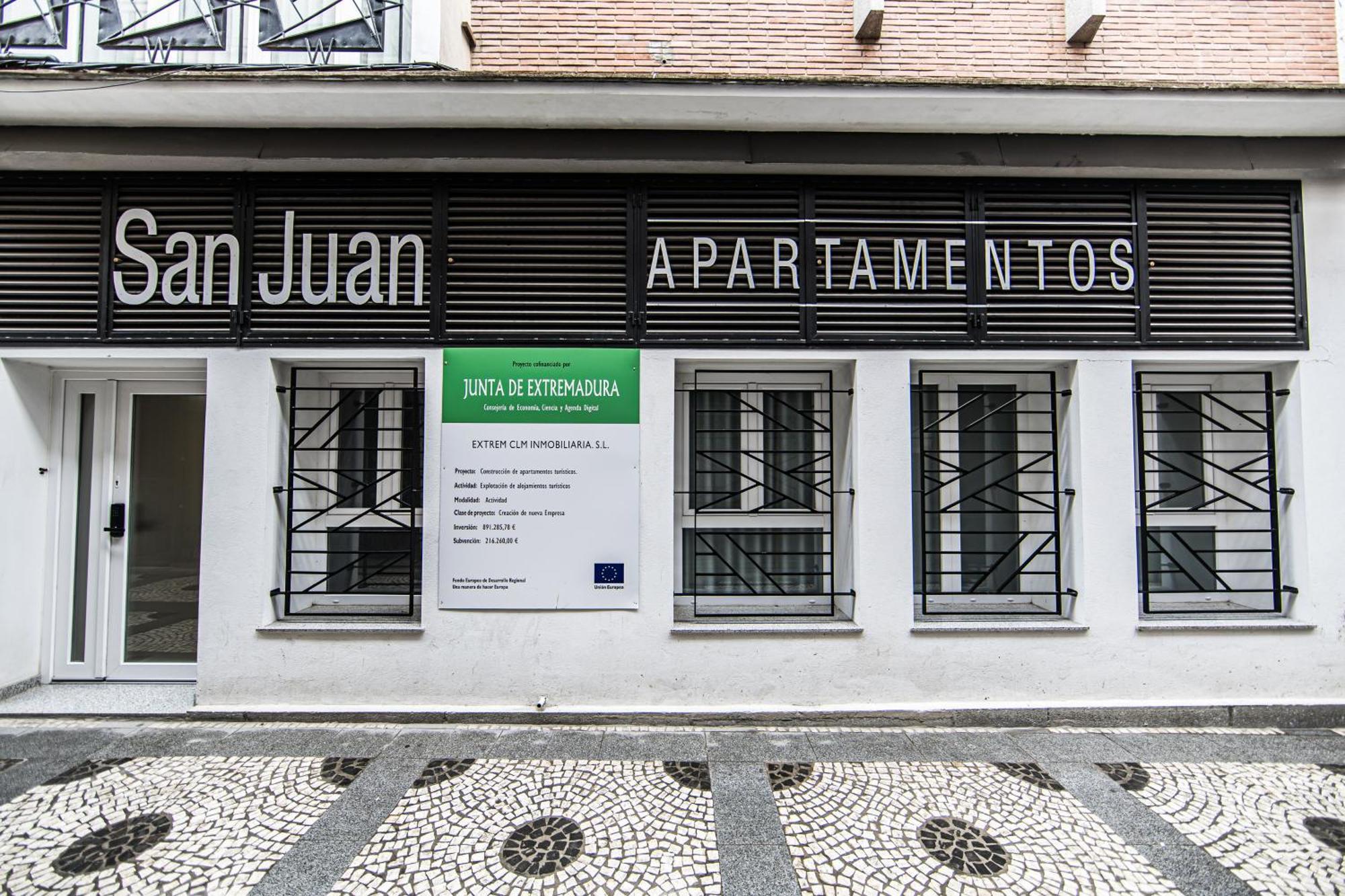 Apartamentos Luxury En San Juan 巴达霍斯 外观 照片